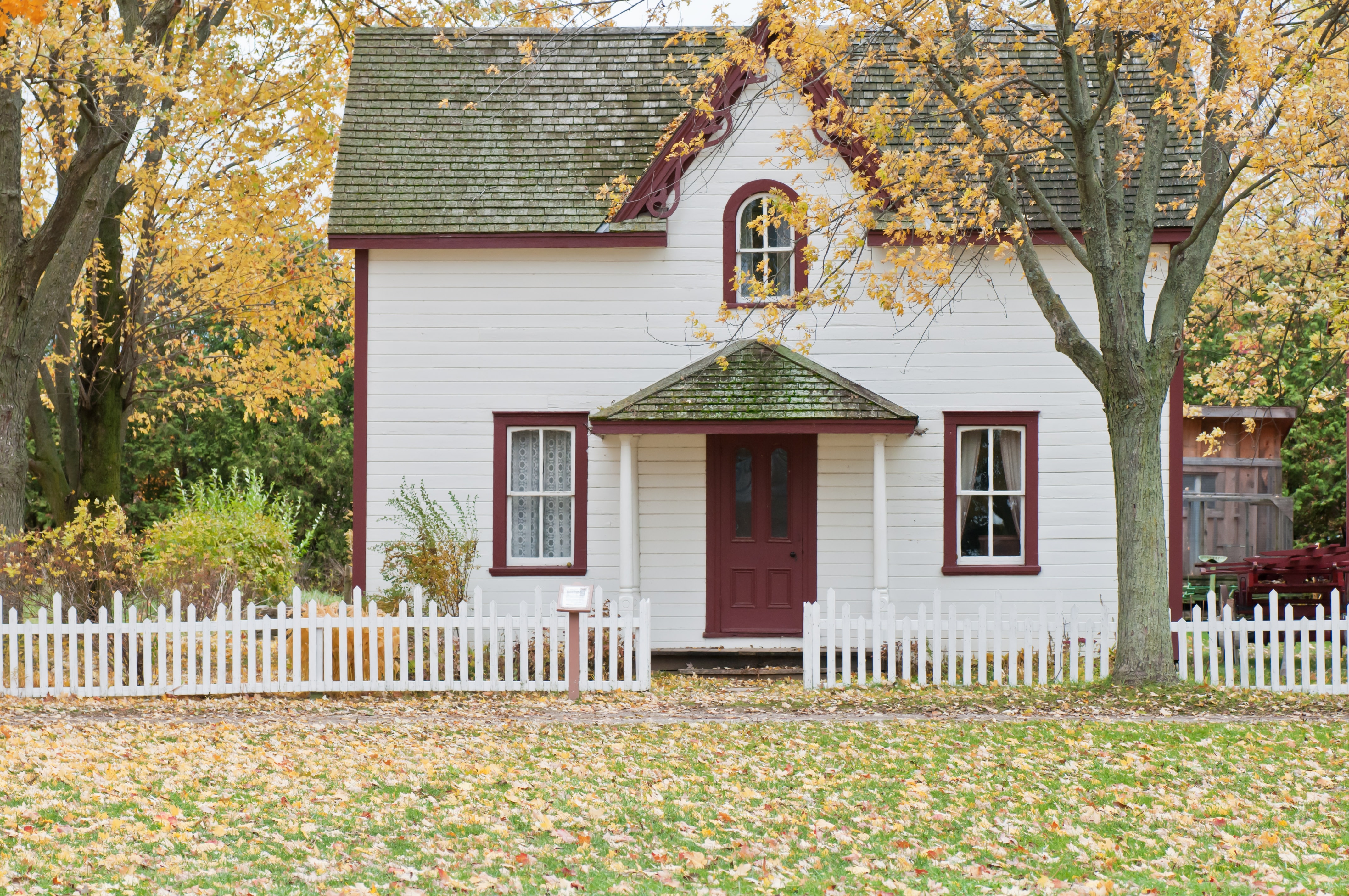 A house - Attribution: Scott Webb (https://unsplash.com/@scottwebb)